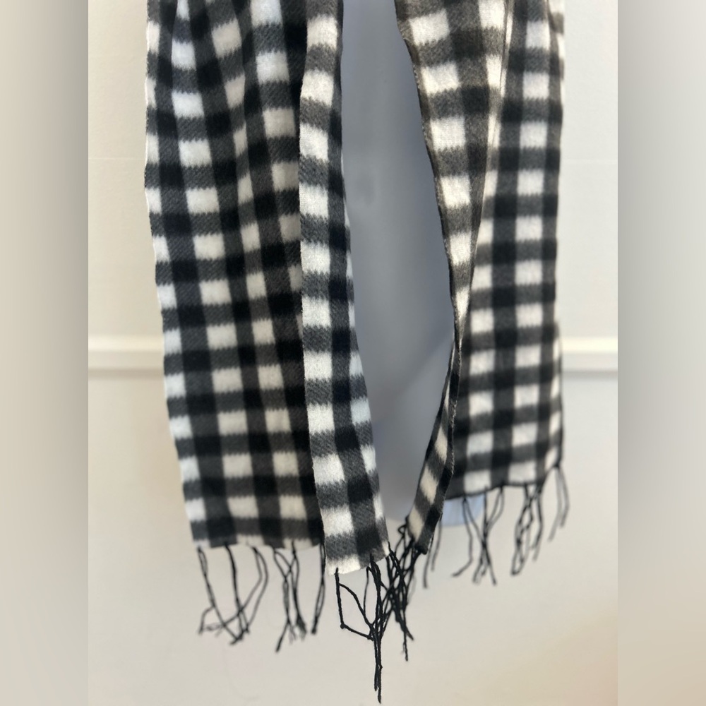 Scarf - Picture 2 of 4